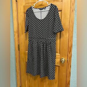 Lands’ End black and white printed dress with pockets size M ((10-12)